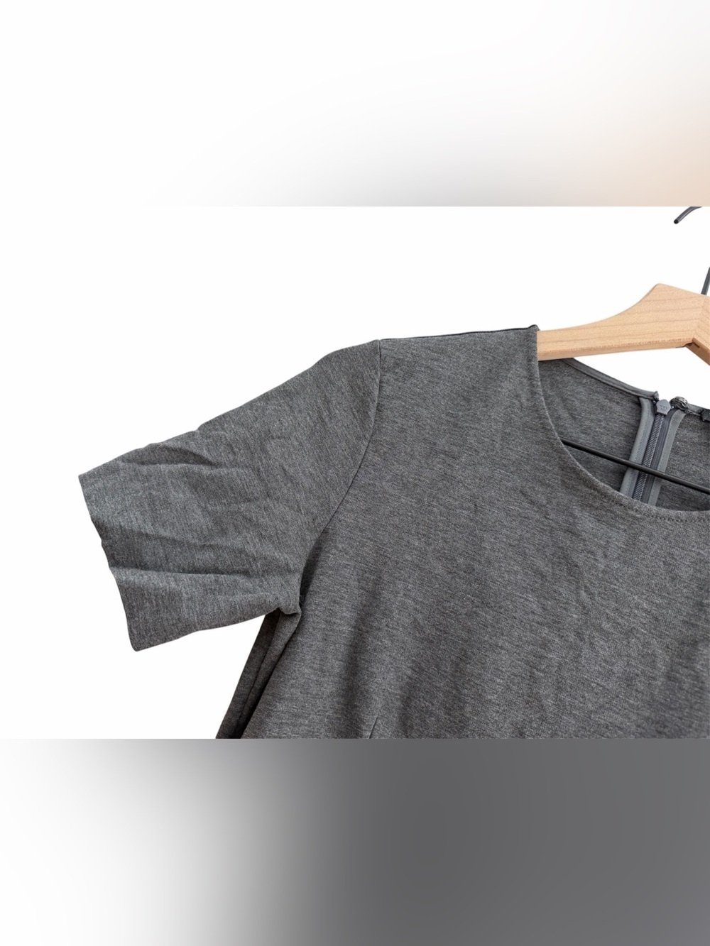 Theory Winstine Refiner Classic Short-Sleeve Gray Sheath Dress with Front Slit - Picture 5 of 11